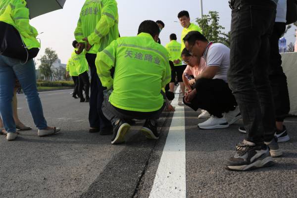 公路划线机